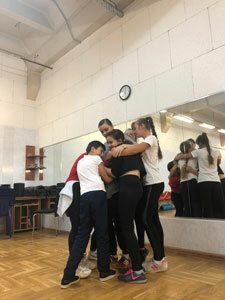 Молодой, позитивный тренер галина шаповалова